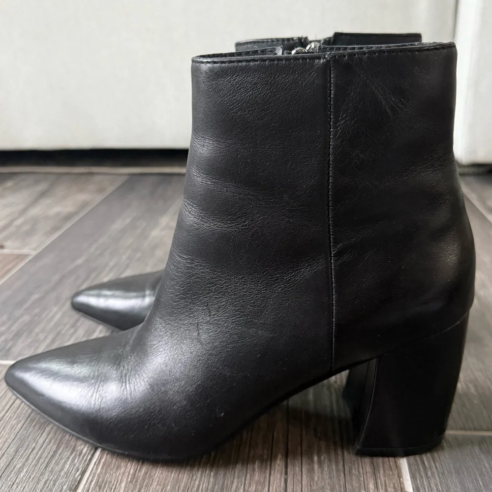 Steve Madden Black Leather Pointed Toe Ankle Boots - Picture 3 of 6
